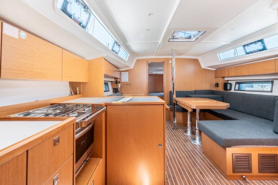 Bavaria C42 Harmonia