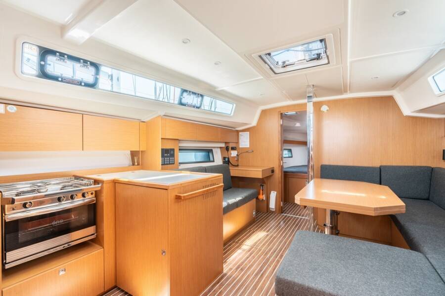 Bavaria C42 Harmonia