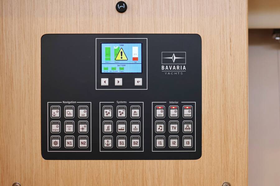 Bavaria C42 Levente