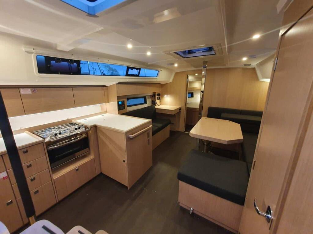 Bavaria C42 ERMIS