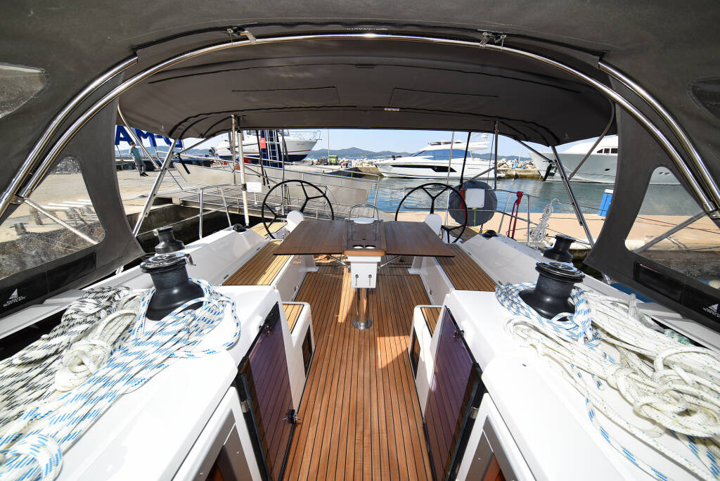 Bavaria C42 Dna