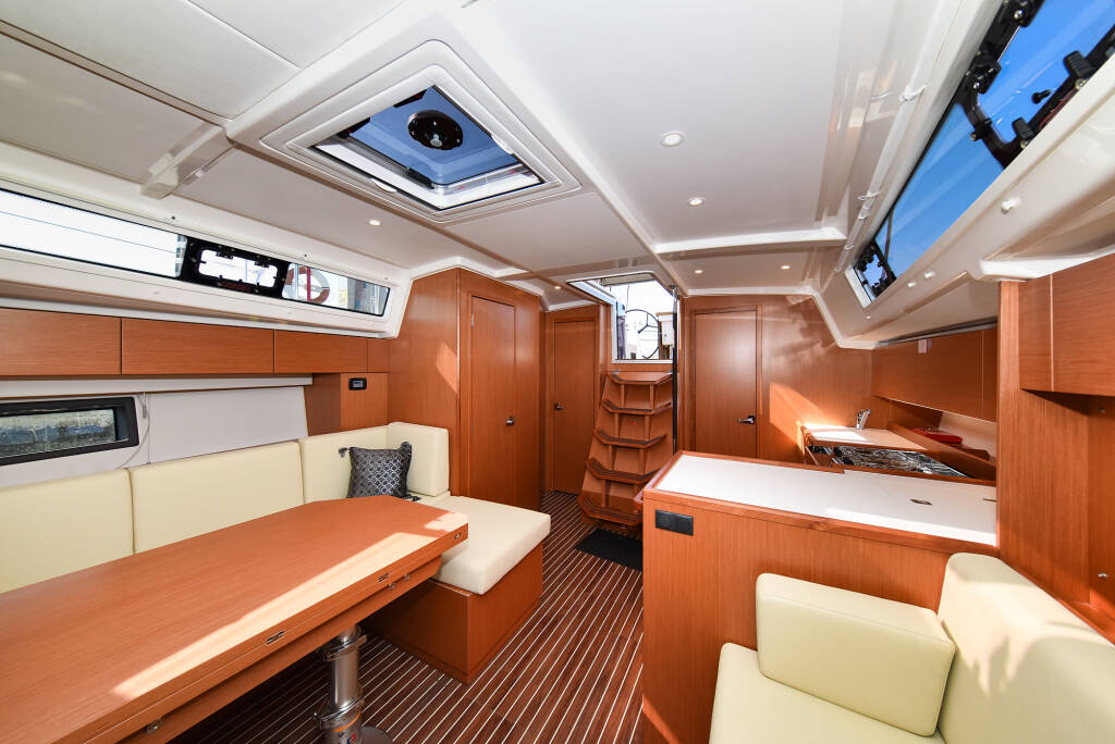 Bavaria C42 Dna