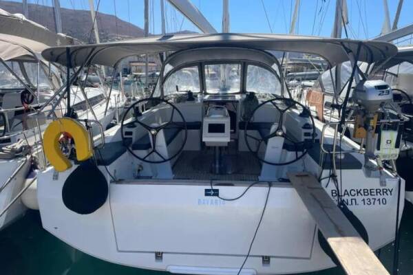 Bavaria C42 Blackberry