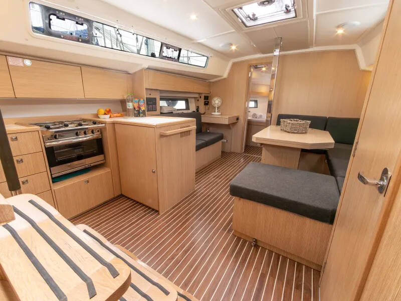 Bavaria C42 Bluestone