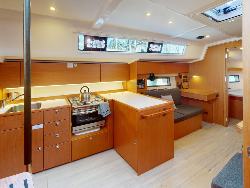 Bavaria C42 Maia