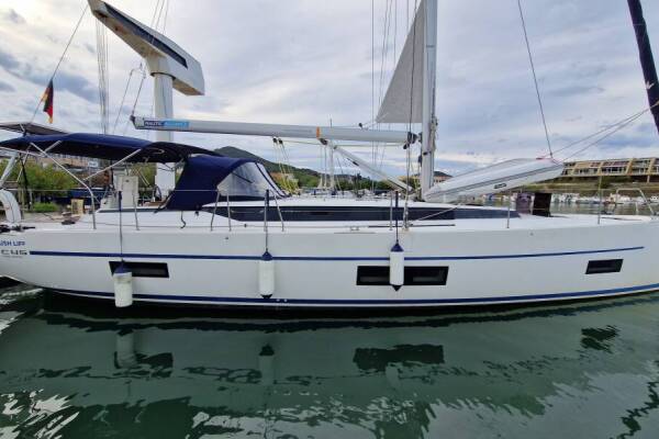Bavaria C45 Holiday • Lush Life