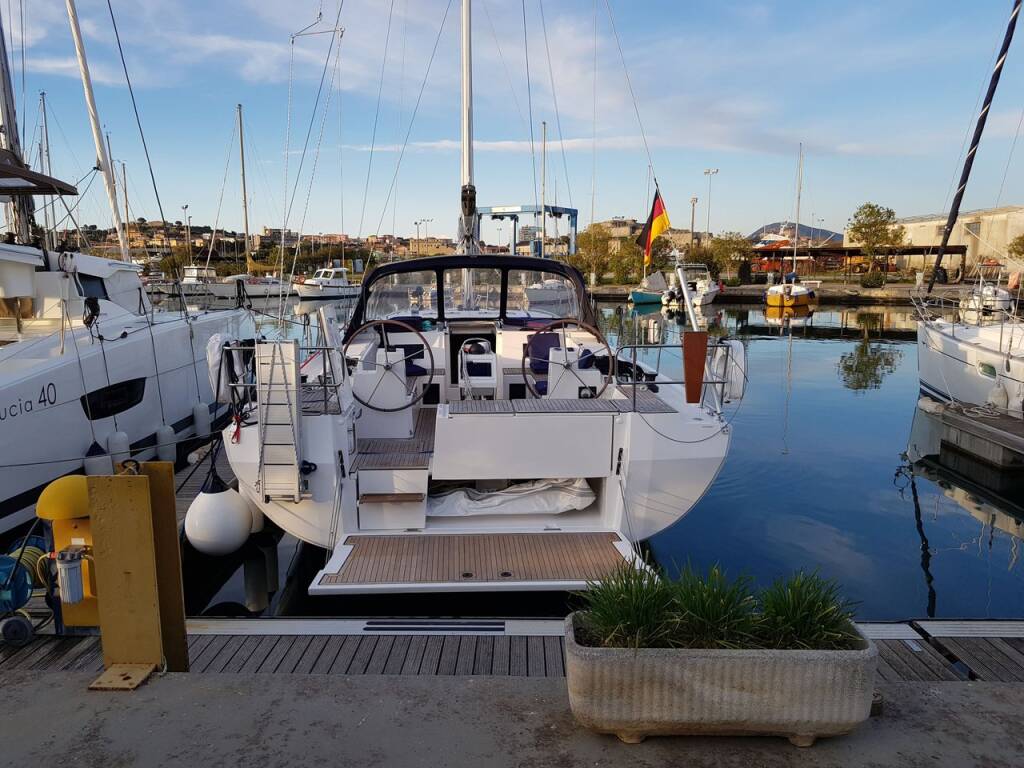 Bavaria C45 Holiday LUSH LIFE 