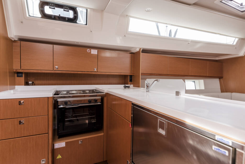Bavaria C45 Midas