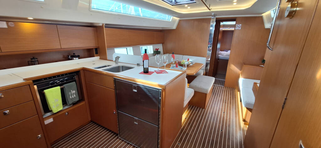 Bavaria C45 LADY FLORA 1