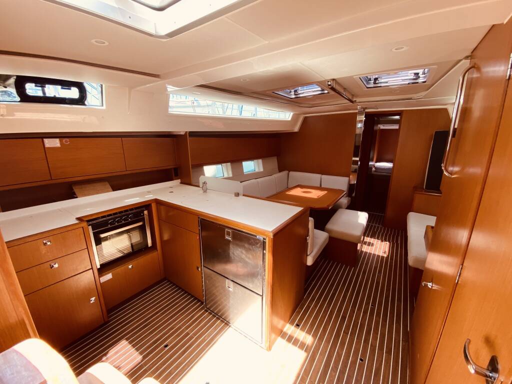 Bavaria C45 Atokos (Pax 9)