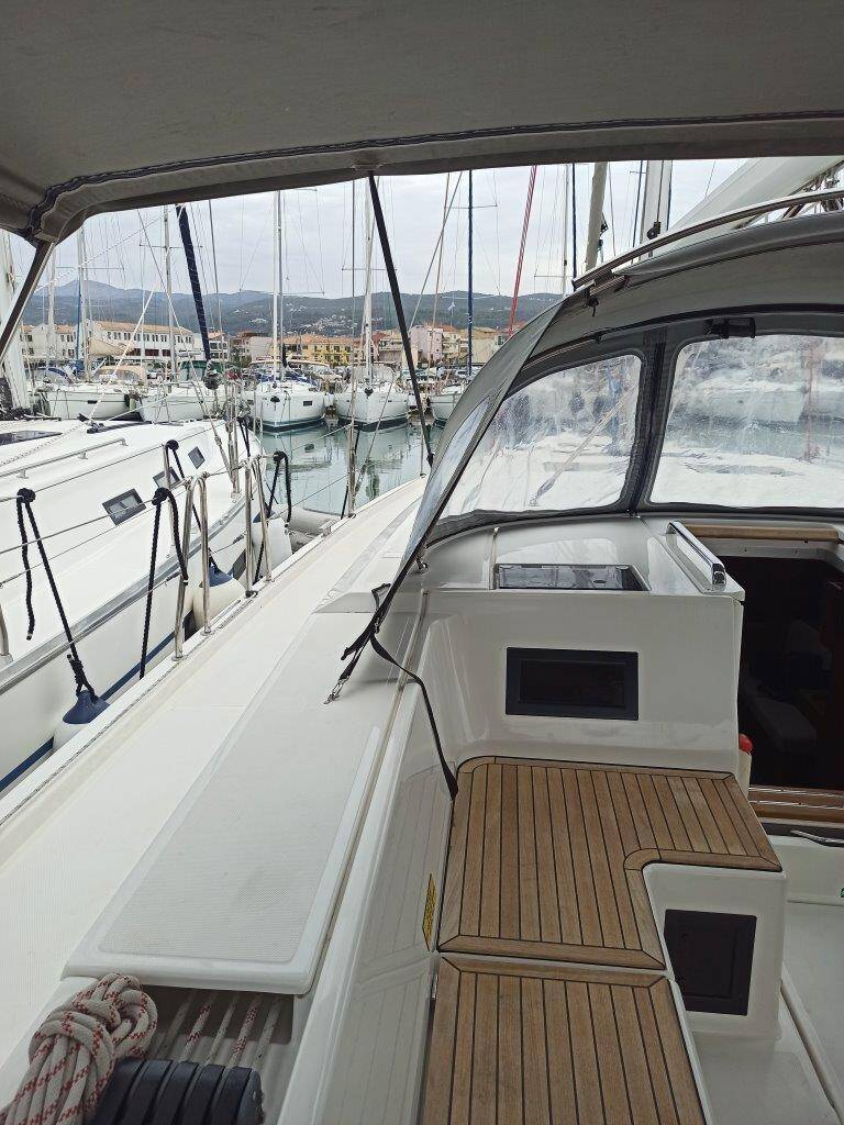Bavaria C45 Nutmeg
