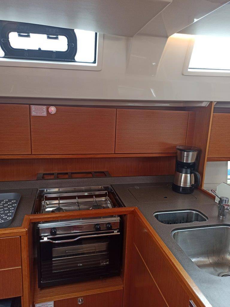 Bavaria C45 Nutmeg