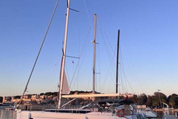 Bavaria C50 • B-Line