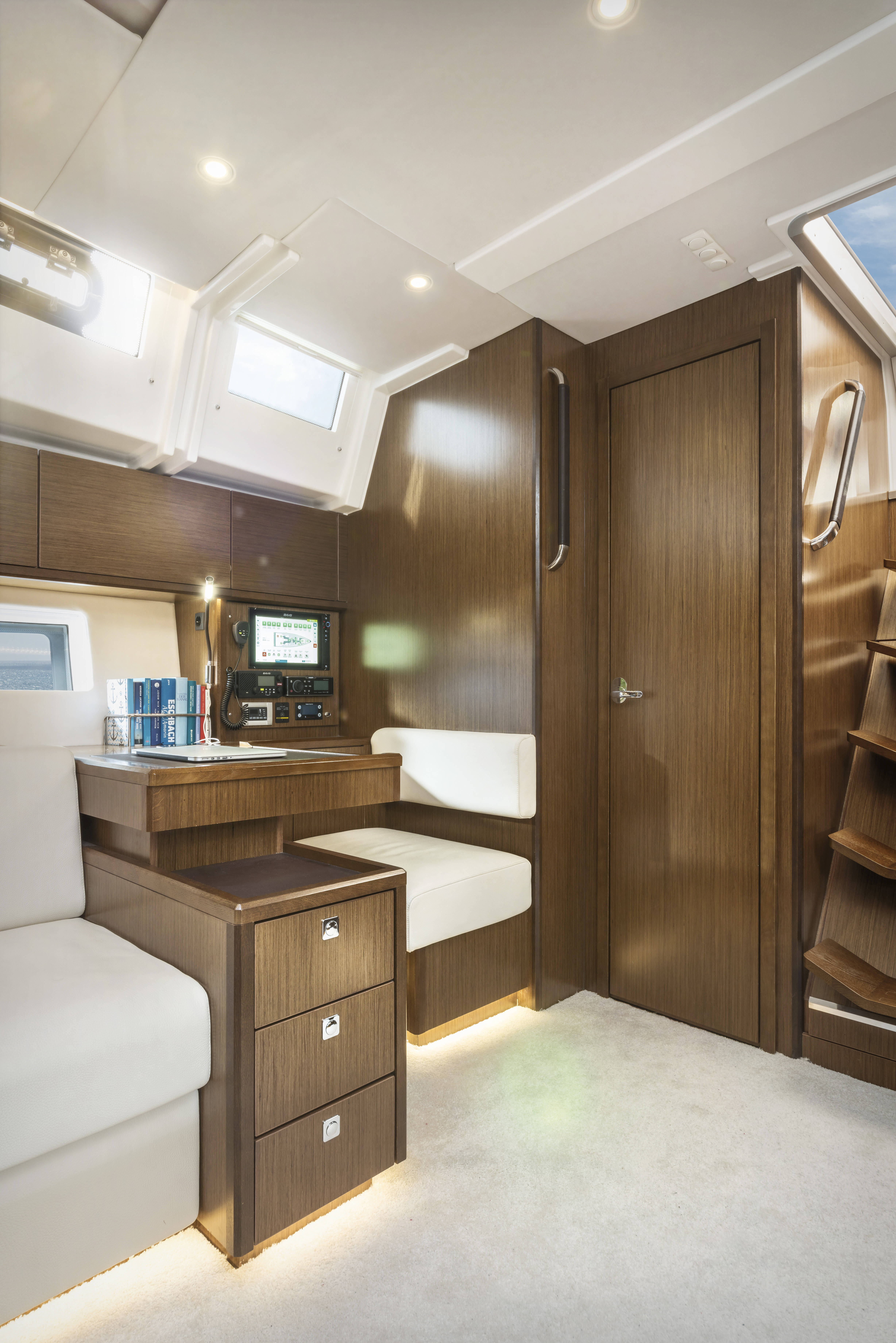Bavaria C57 Style Pelargos