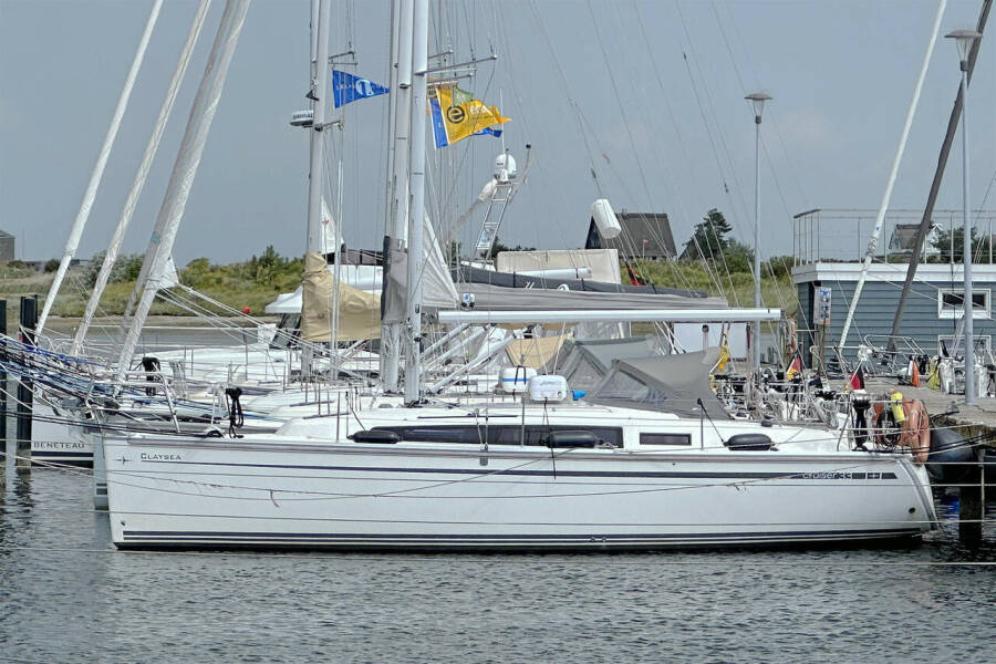 Bavaria Cruiser 33 • Claysea