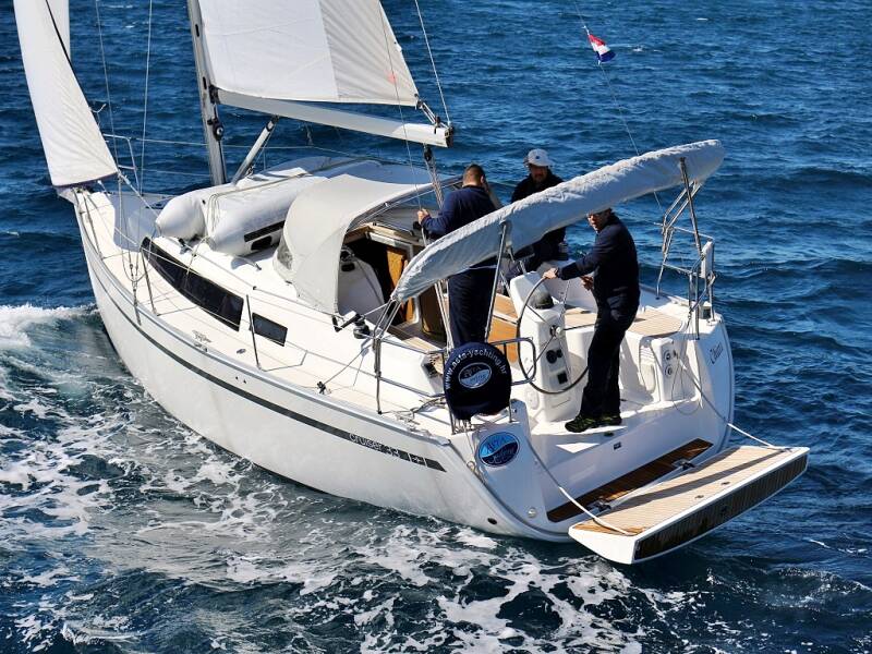 Bavaria Cruiser 33 • Chiara