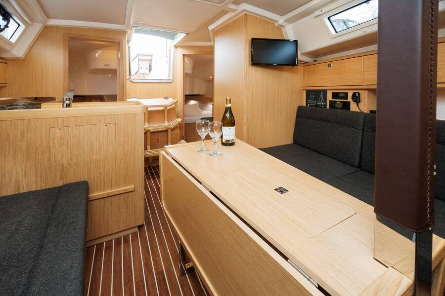 Bavaria Cruiser 34 Style Roko