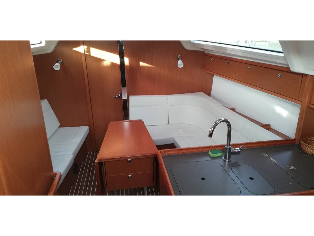 Bavaria Cruiser 37 Lazy Days