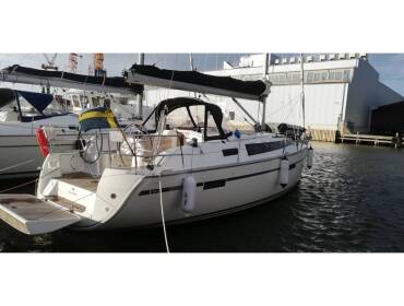 Bavaria Cruiser 37 • Lazy Days