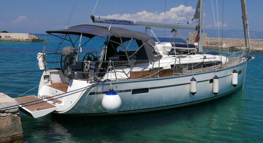 Bavaria Cruiser 37 • Into the Blue