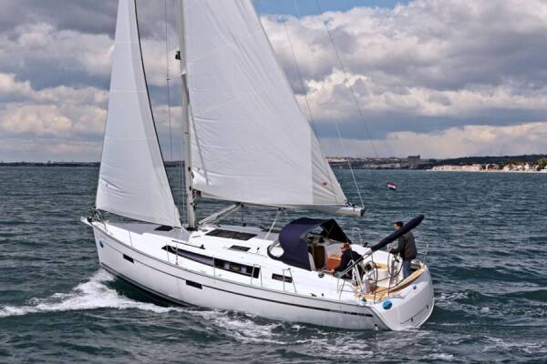 Bavaria Cruiser 37 • Julia