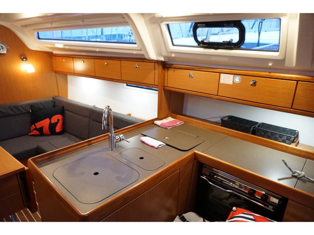 Bavaria Cruiser 37 Aventura