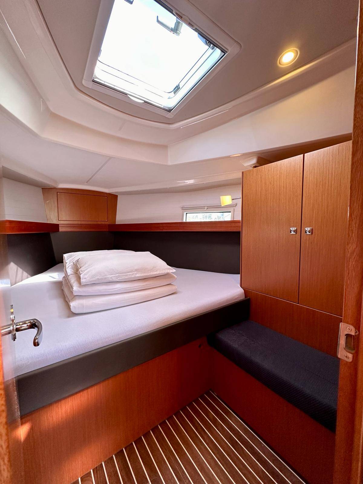 Bavaria Cruiser 37 Lahor