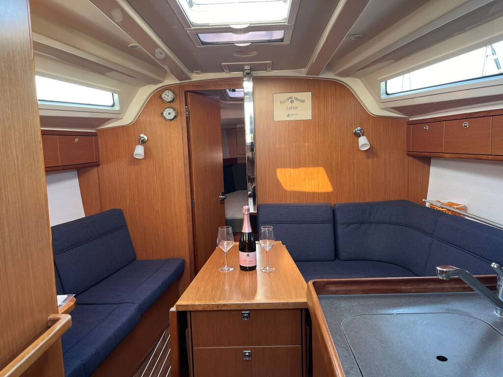 Bavaria Cruiser 37 Lahor