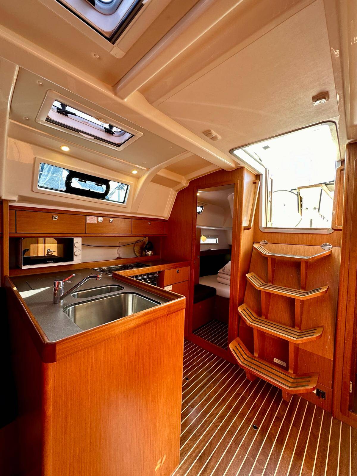 Bavaria Cruiser 37 Lahor