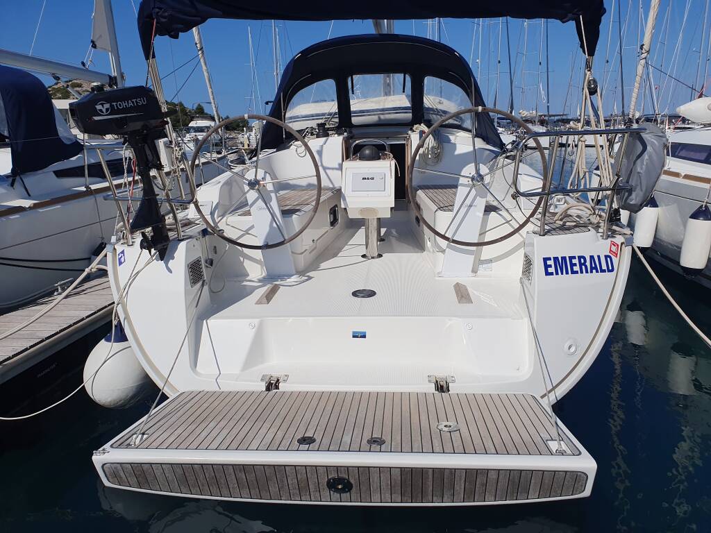 Bavaria Cruiser 37 • Emerald