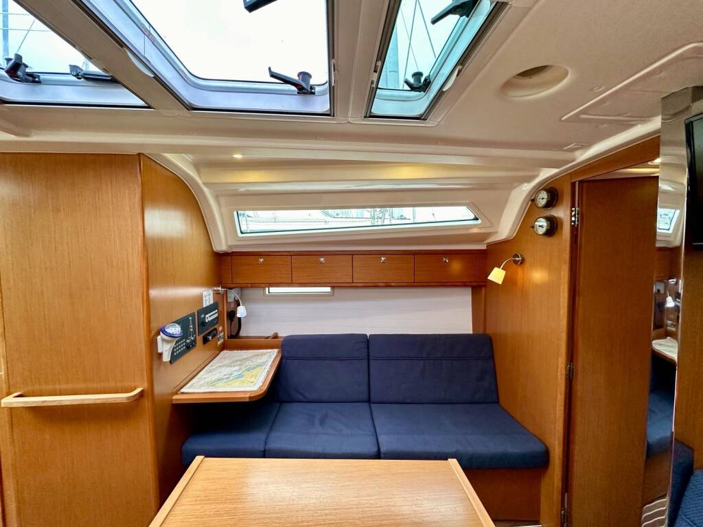 Bavaria Cruiser 37 Maestral