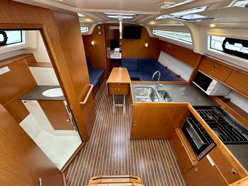 Bavaria Cruiser 37 Maestral