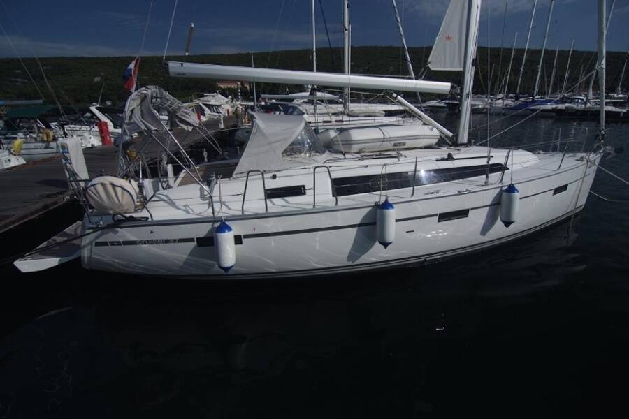 Bavaria Cruiser 37 Jugo