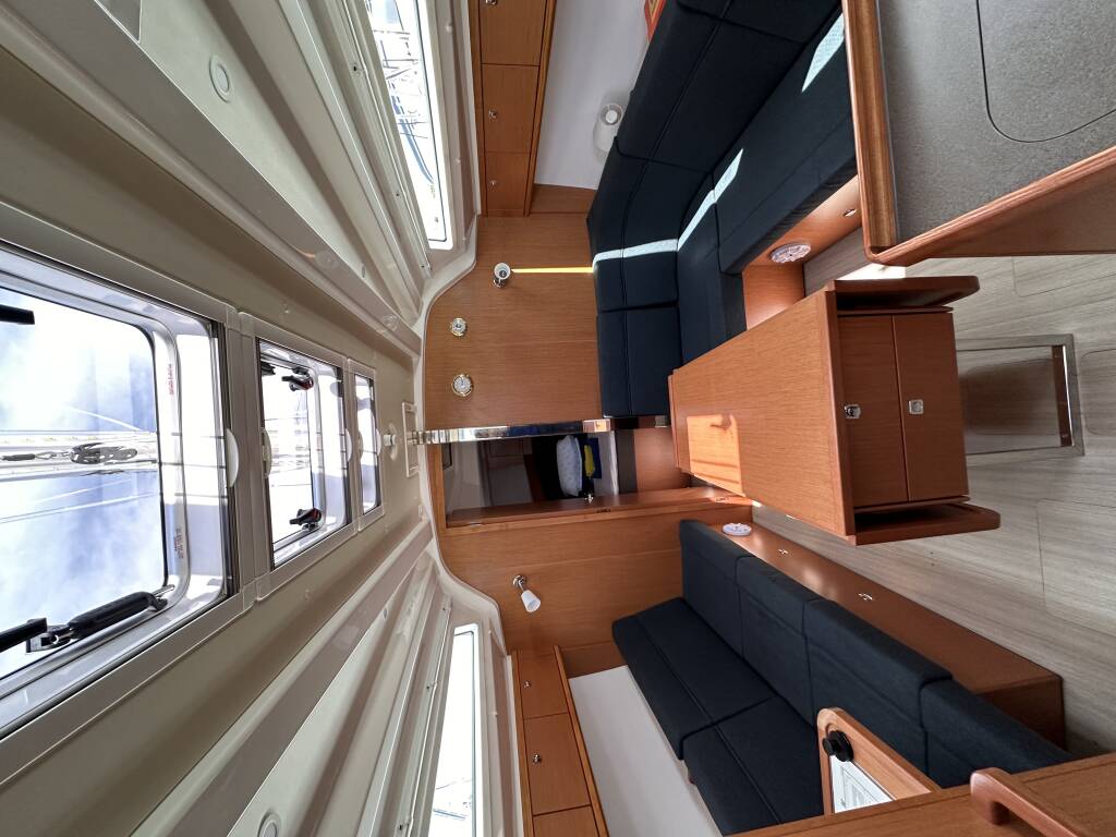 Bavaria Cruiser 37 Crypto