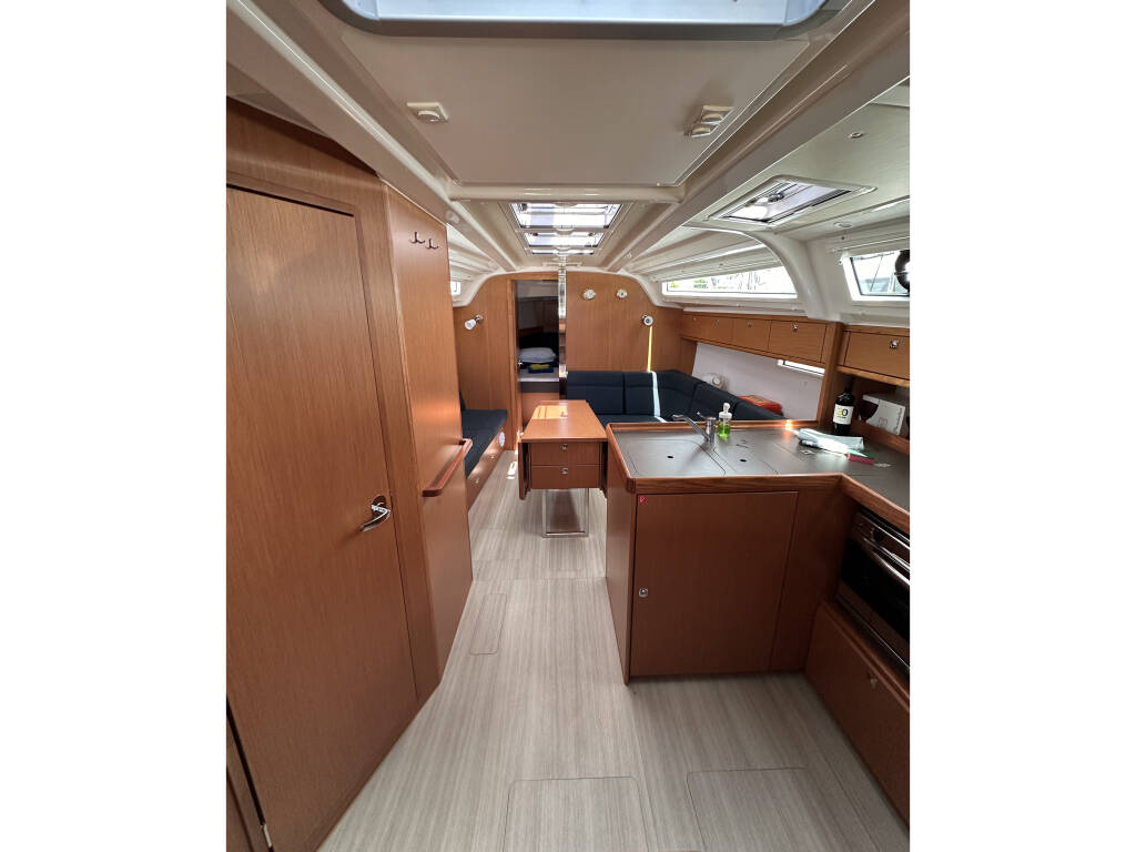 Bavaria Cruiser 37 Crypto