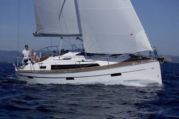 Bavaria Cruiser 37 • Sayra