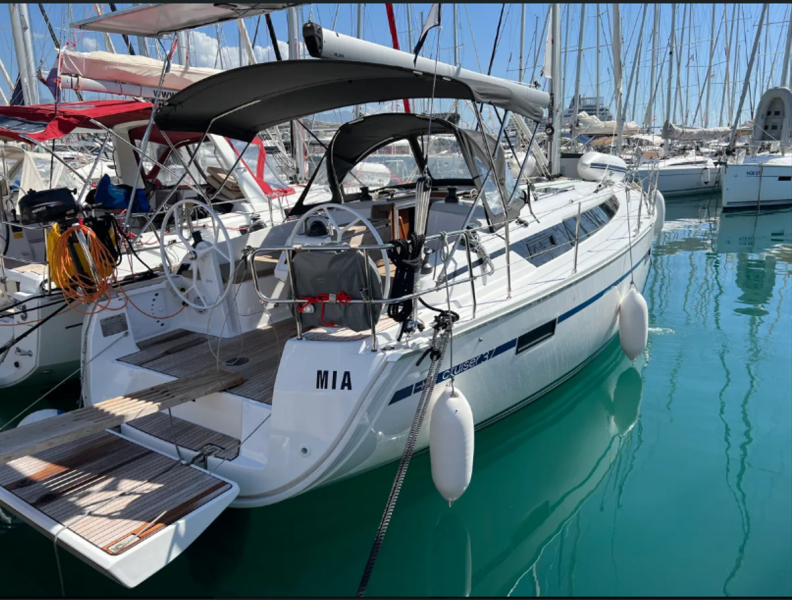 Bavaria Cruiser 37 • Mia
