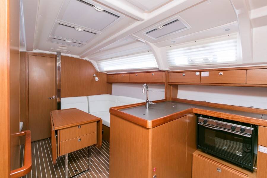 Bavaria Cruiser 37 ALANI