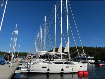 Bavaria Cruiser 37 • Sixteen