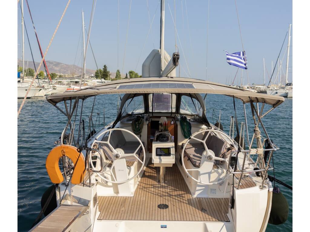 Bavaria Cruiser 37 BavariaCR37_2
