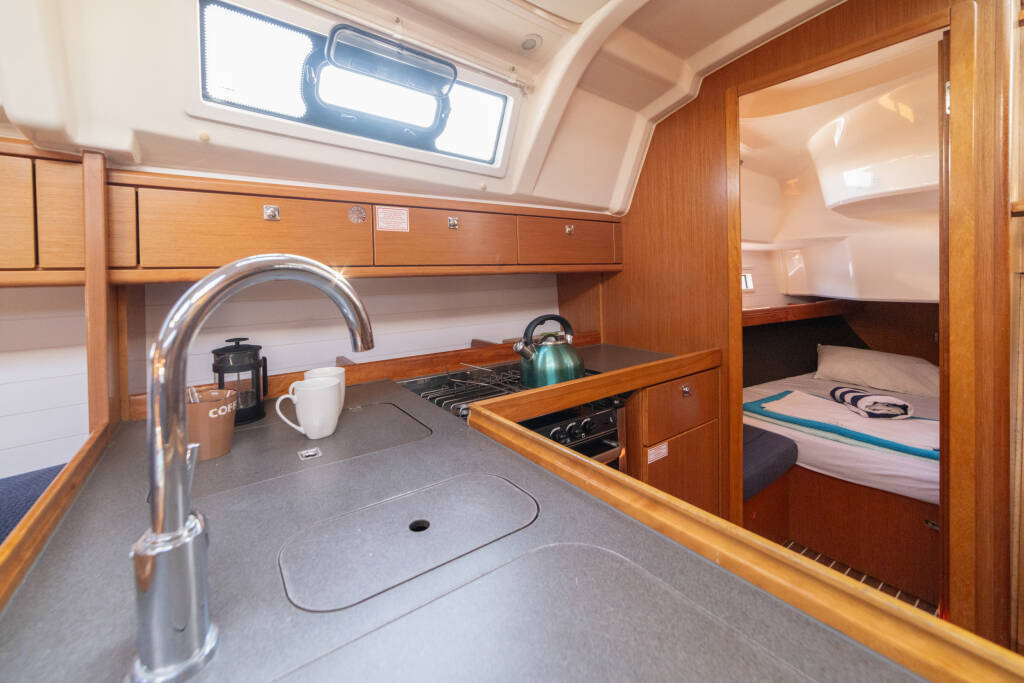 Bavaria Cruiser 37 BavariaCR37_2