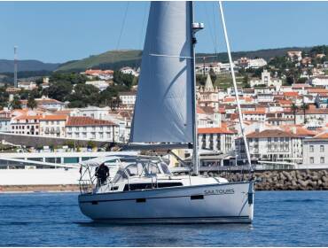 Bavaria Cruiser 37 • Sailtours