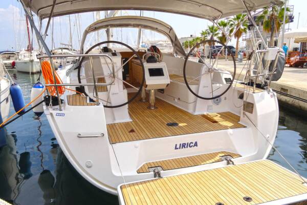 Bavaria Cruiser 37 Lirica