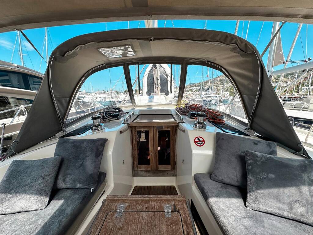 Bavaria Cruiser 40 Spark 1