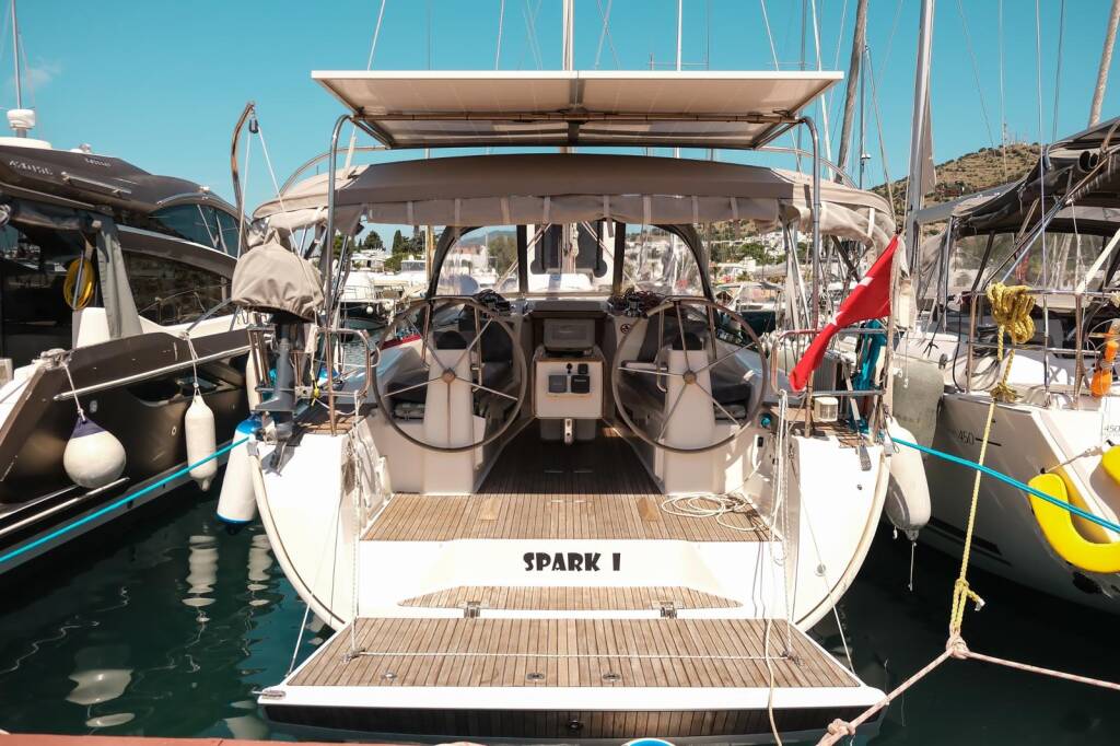 Bavaria Cruiser 40 Spark 1