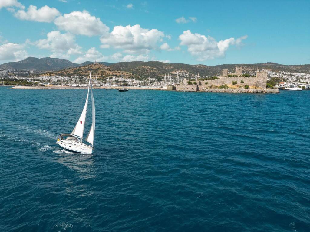 Bavaria Cruiser 40 Spark 1