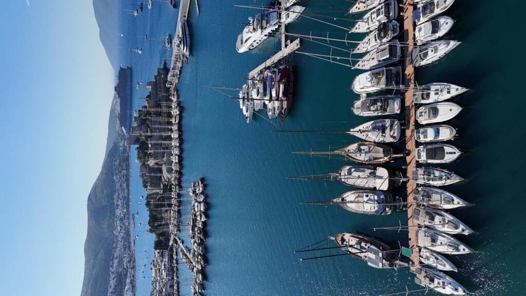 Bavaria Cruiser 40 Spark 1