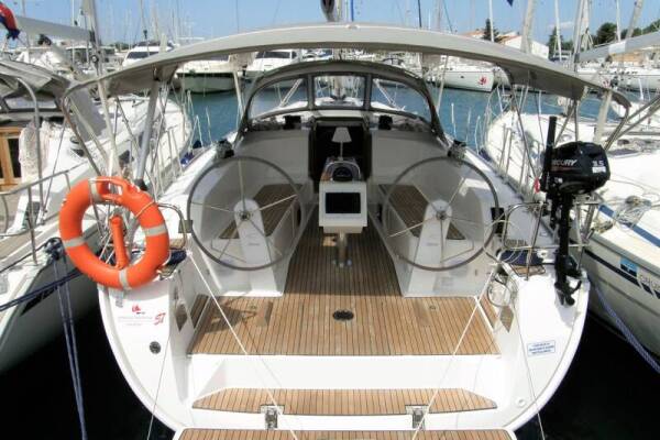 Bavaria Cruiser 41 • MH 63