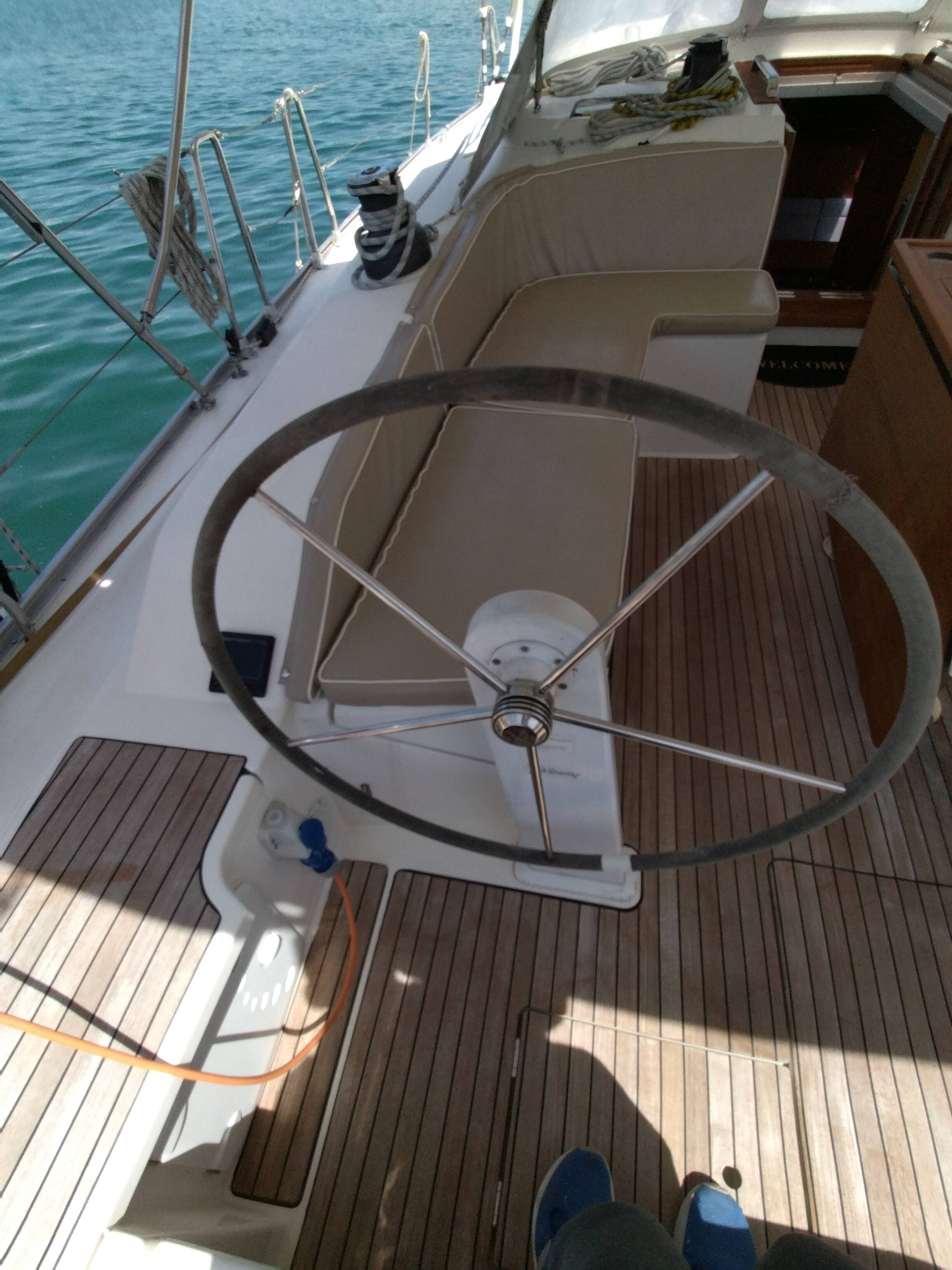 Bavaria Cruiser 51 Gin Tonic