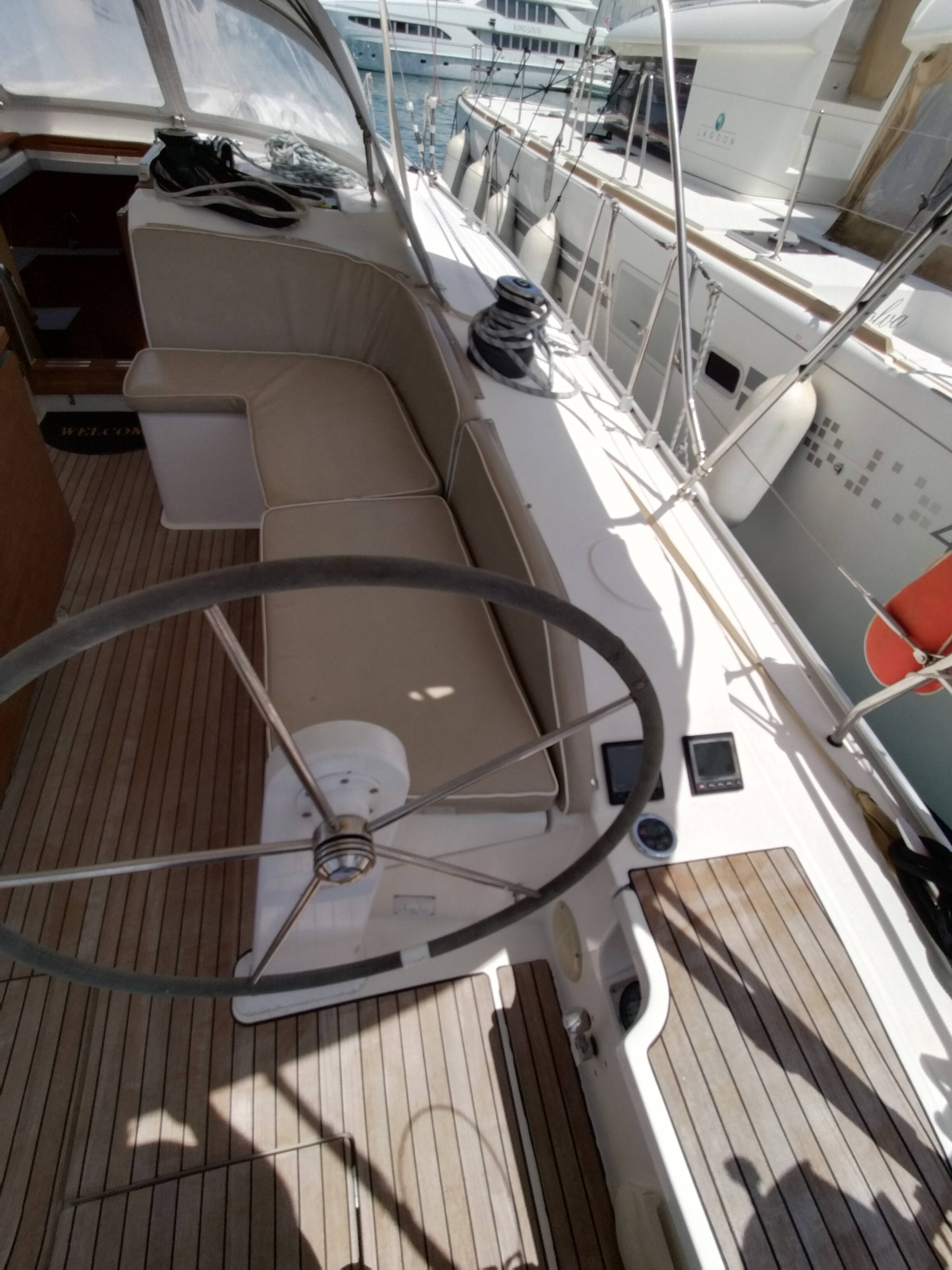 Bavaria Cruiser 51 Gin Tonic